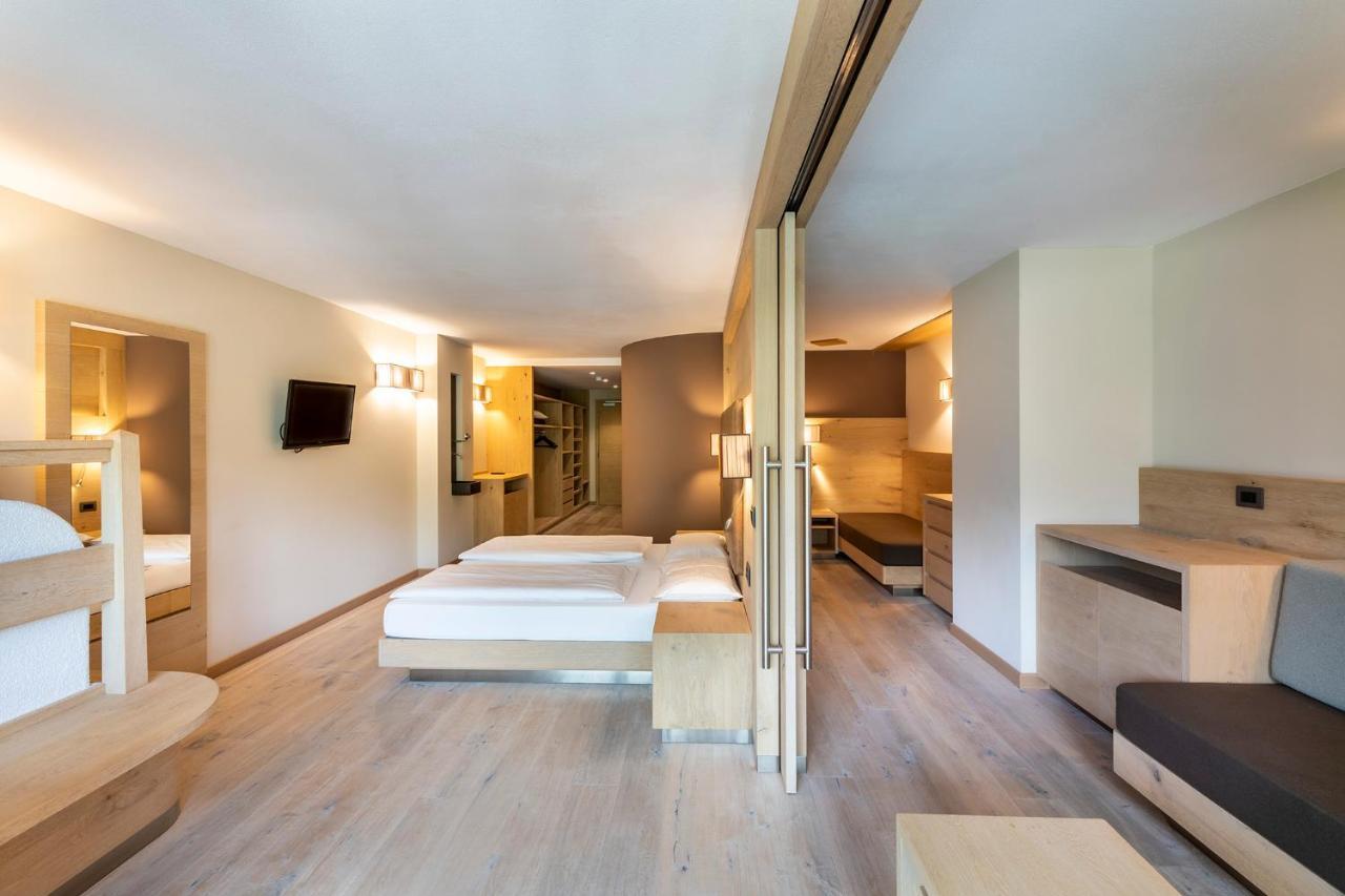 Design & Suite Hotel Ciarnadoi Vigo di Fassa Luaran gambar