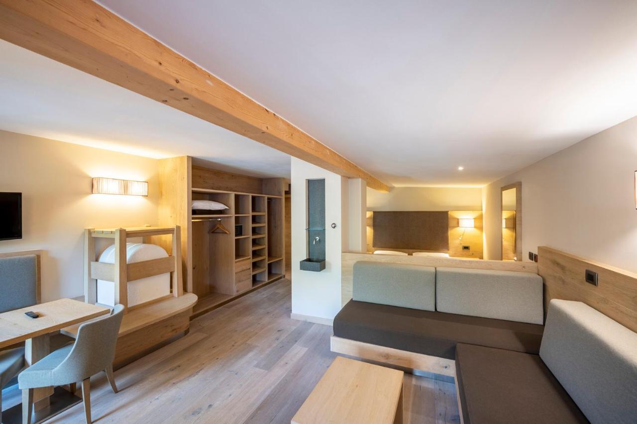 Design & Suite Hotel Ciarnadoi Vigo di Fassa Luaran gambar