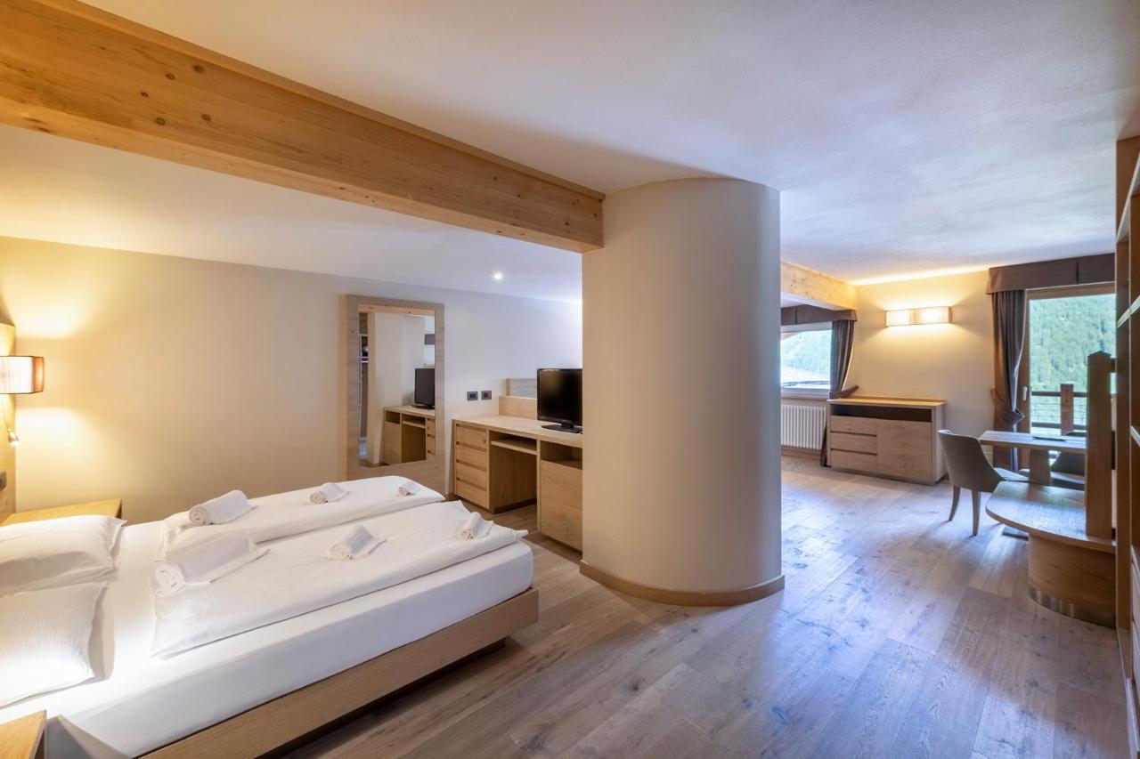 Design & Suite Hotel Ciarnadoi Vigo di Fassa Luaran gambar
