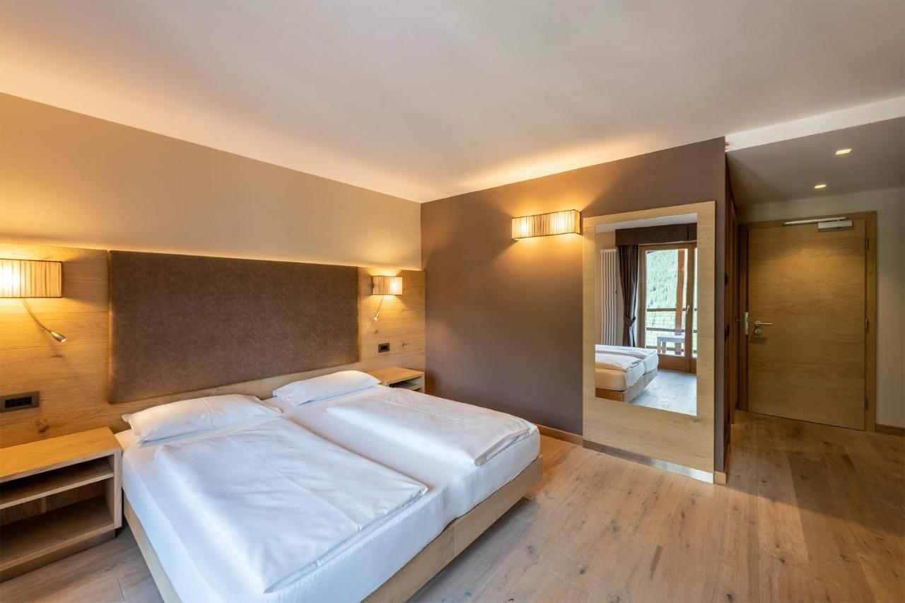 Design & Suite Hotel Ciarnadoi Vigo di Fassa Luaran gambar