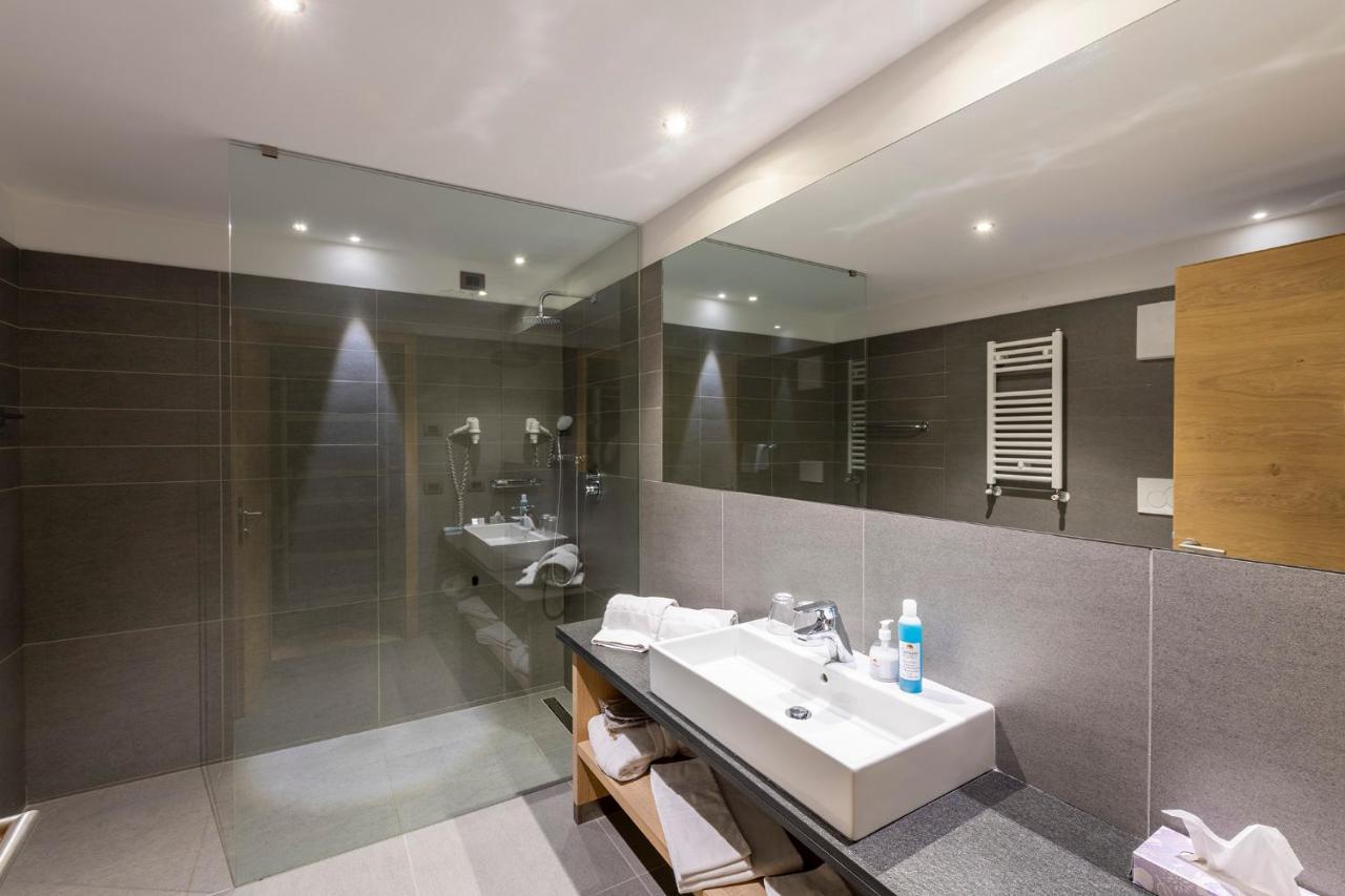 Design & Suite Hotel Ciarnadoi Vigo di Fassa Luaran gambar