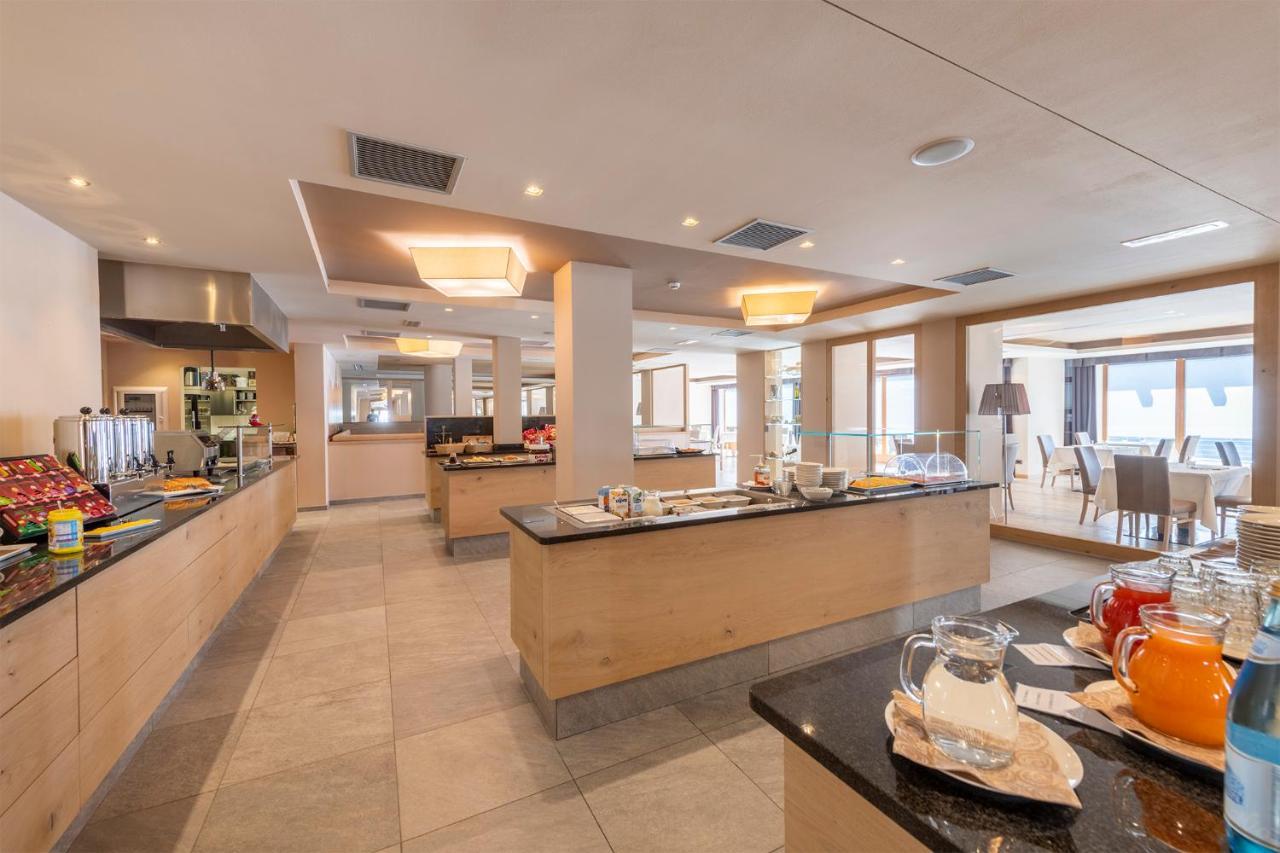 Design & Suite Hotel Ciarnadoi Vigo di Fassa Luaran gambar