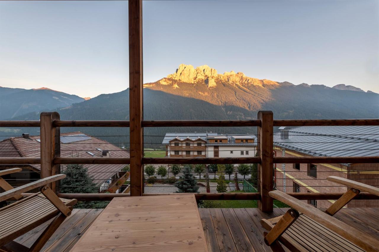 Design & Suite Hotel Ciarnadoi Vigo di Fassa Luaran gambar