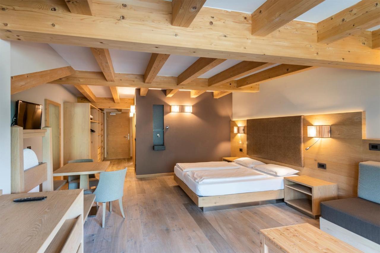Design & Suite Hotel Ciarnadoi Vigo di Fassa Luaran gambar