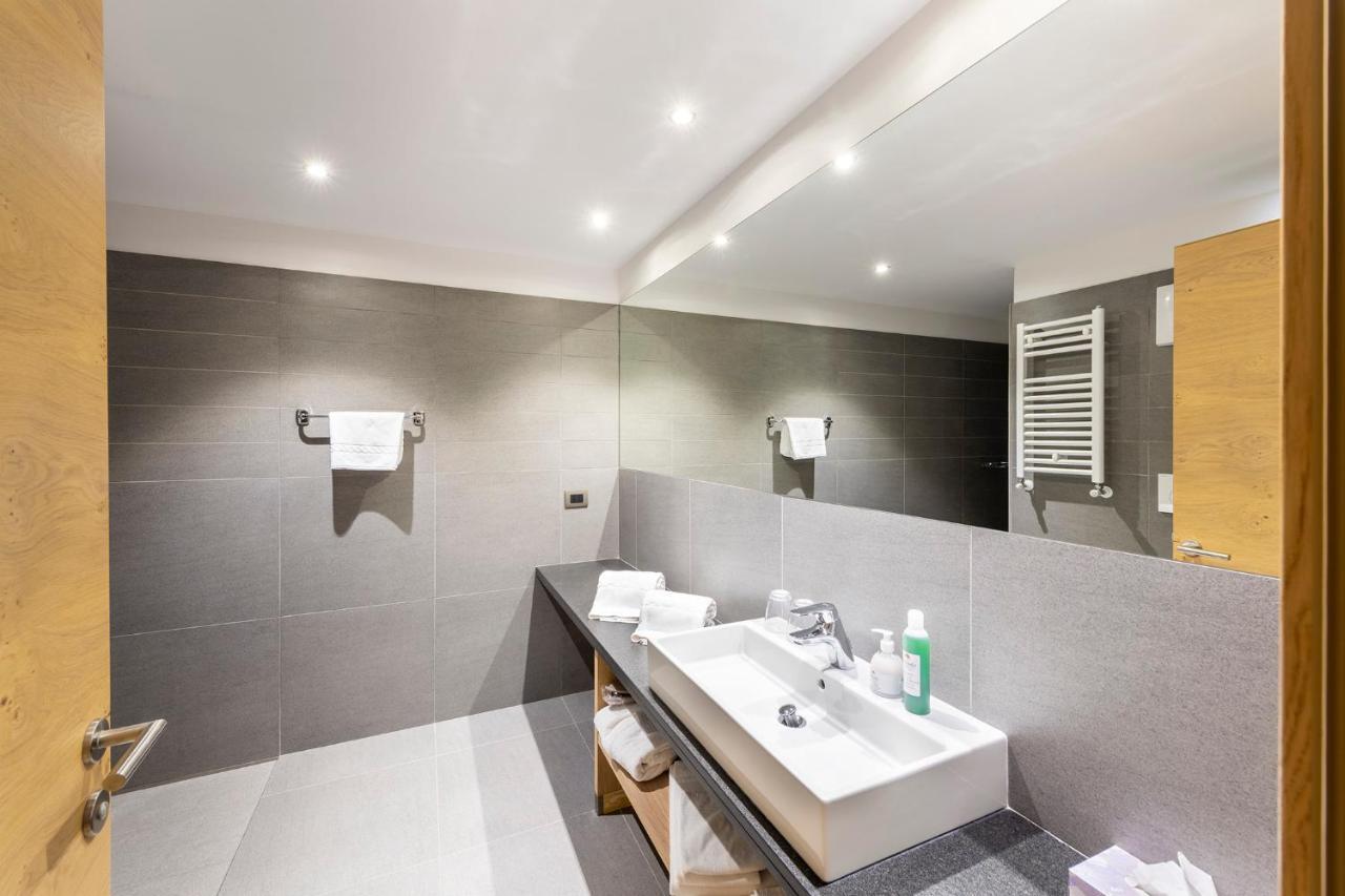 Design & Suite Hotel Ciarnadoi Vigo di Fassa Luaran gambar