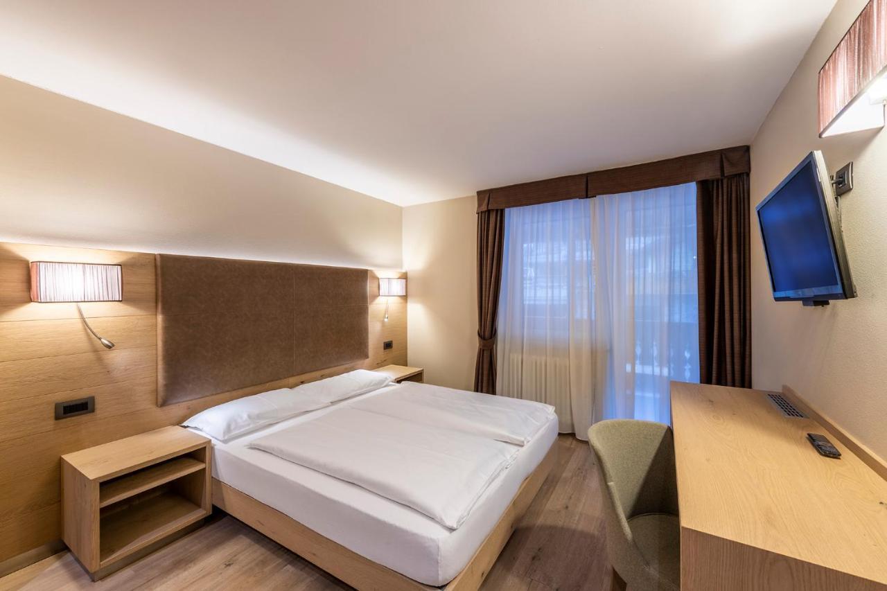 Design & Suite Hotel Ciarnadoi Vigo di Fassa Luaran gambar