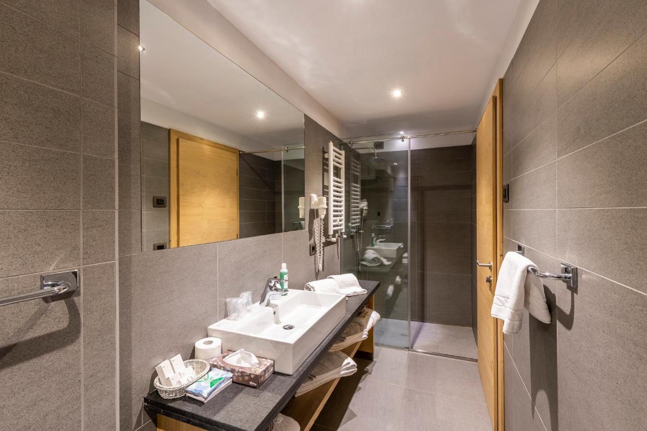 Design & Suite Hotel Ciarnadoi Vigo di Fassa Luaran gambar