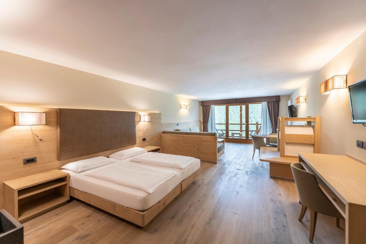 Design & Suite Hotel Ciarnadoi Vigo di Fassa Luaran gambar