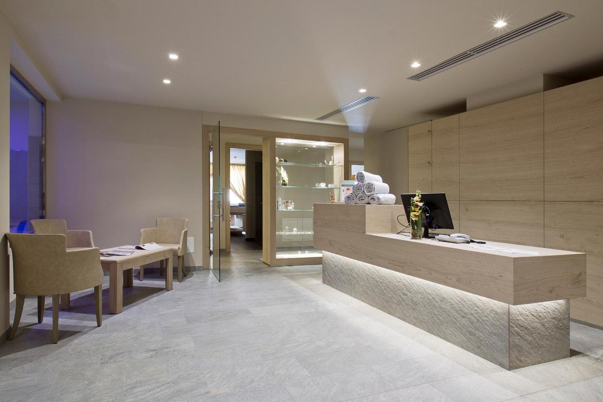 Design & Suite Hotel Ciarnadoi Vigo di Fassa Luaran gambar