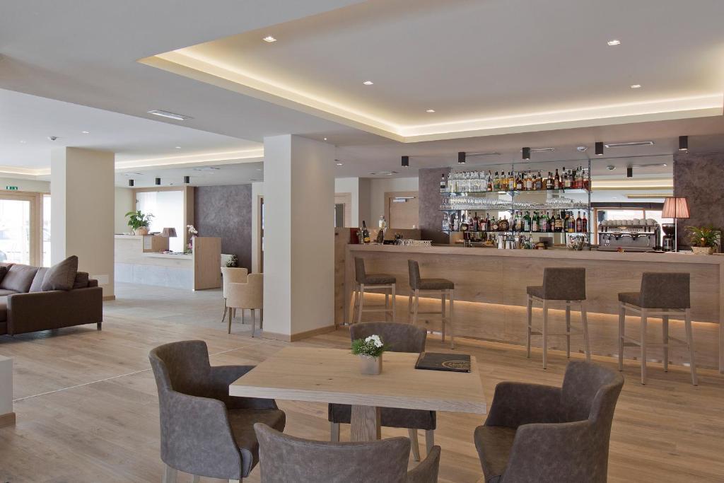 Design & Suite Hotel Ciarnadoi Vigo di Fassa Luaran gambar